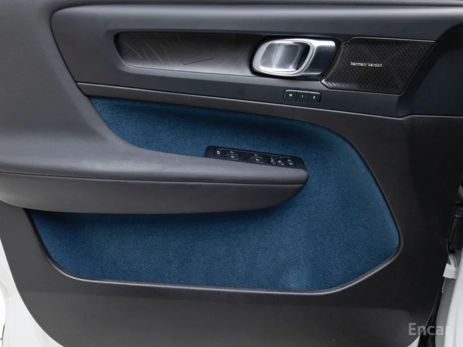 Фото 15 - Volvo C40