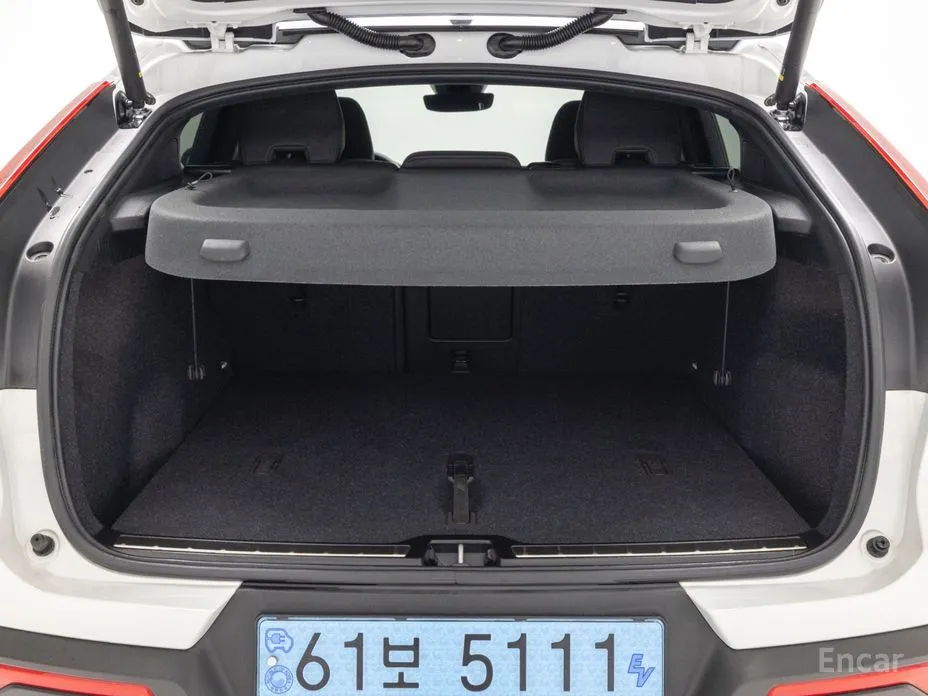 Фото 17 - Volvo C40