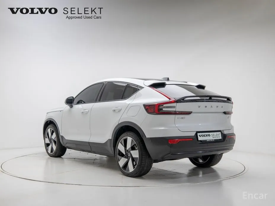 Фото 4 - Volvo C40