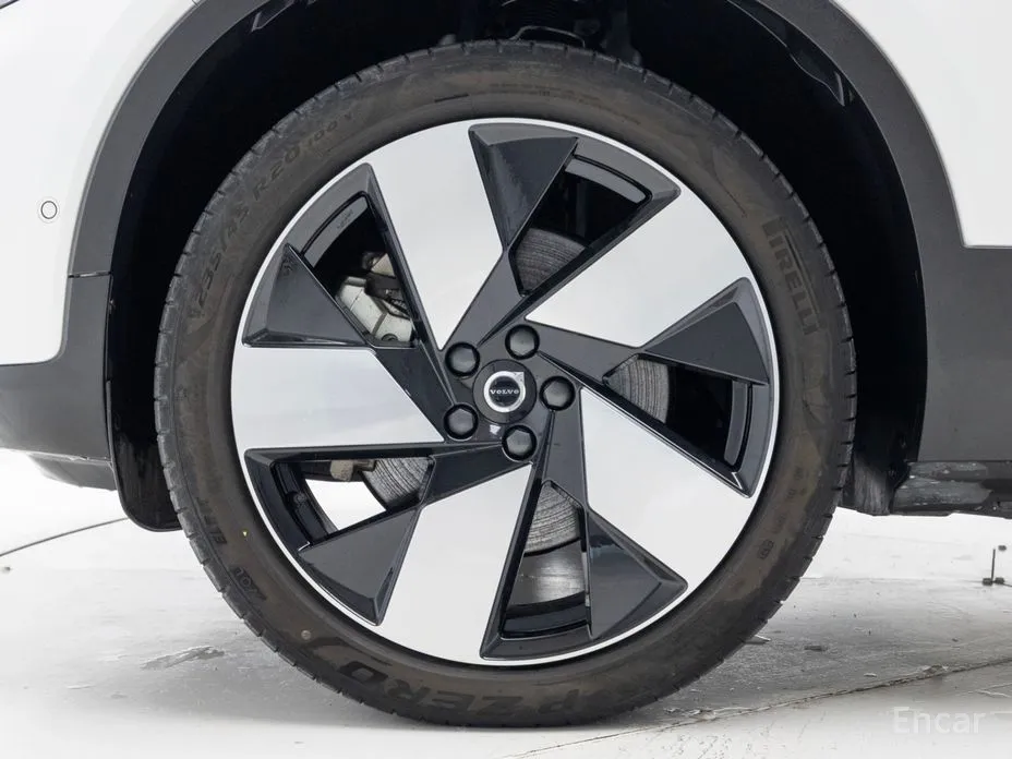 Фото 5 - Volvo C40