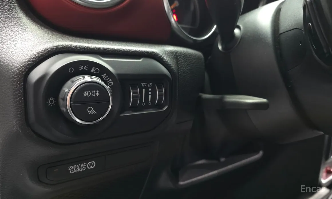 Фото 18 - Jeep Gladiator