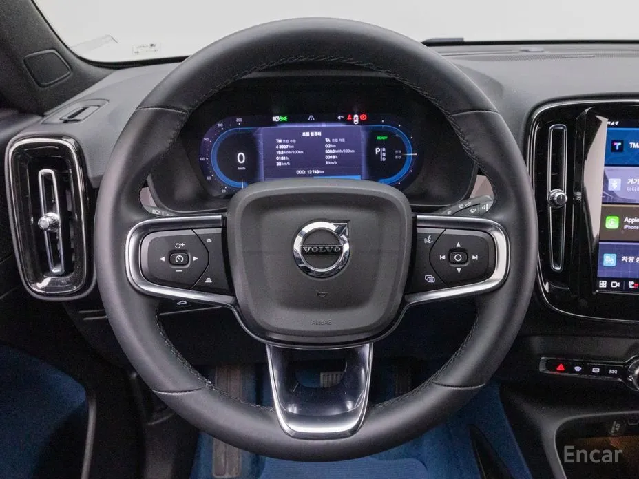 Фото 11 - Volvo C40