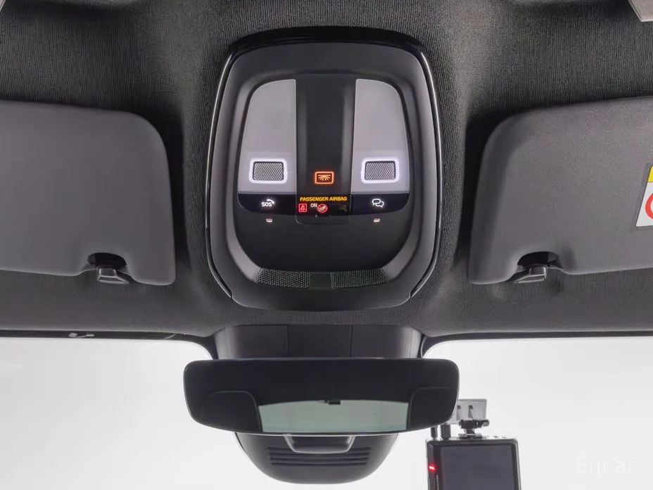 Фото 14 - Volvo C40