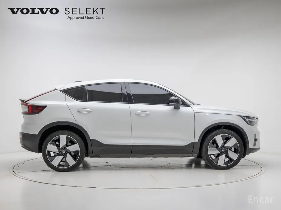 Фото 3 - Volvo C40