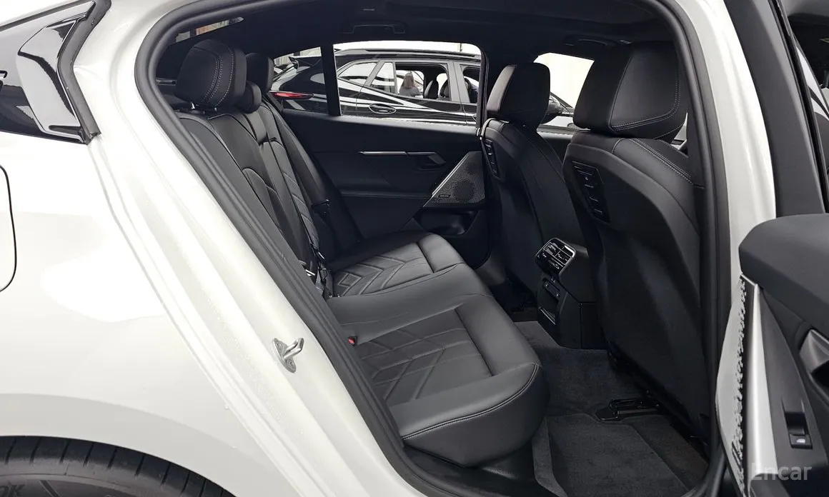 Фото 12 - BMW 5 Series