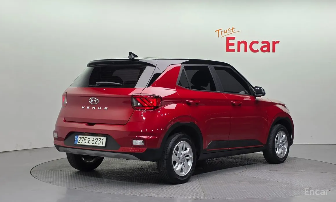 Фото 2 - Hyundai Venue