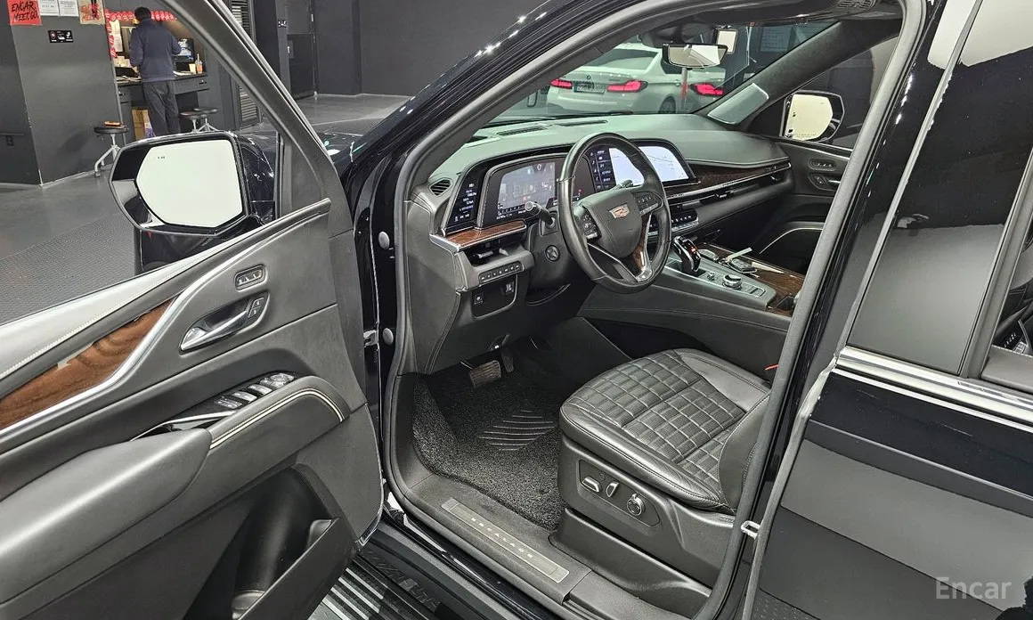 Фото 11 - Cadillac Escalade