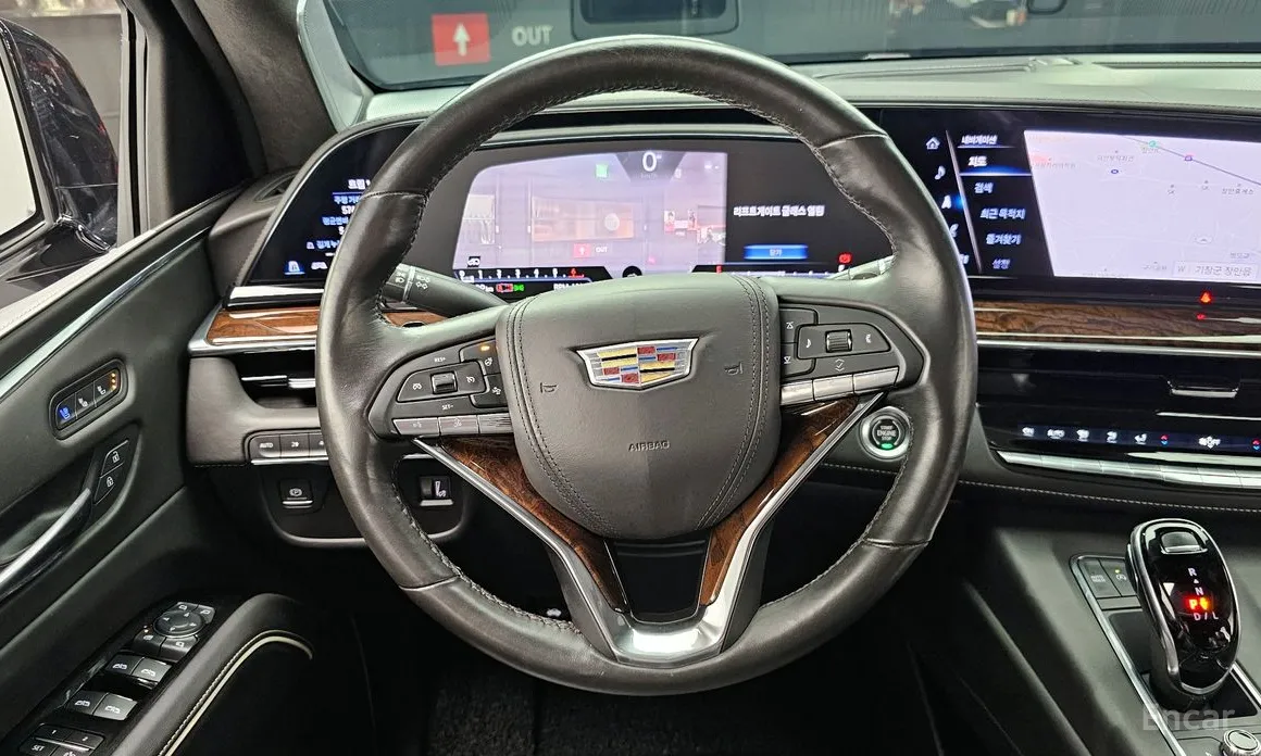 Фото 13 - Cadillac Escalade
