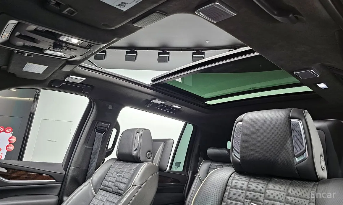 Фото 18 - Cadillac Escalade