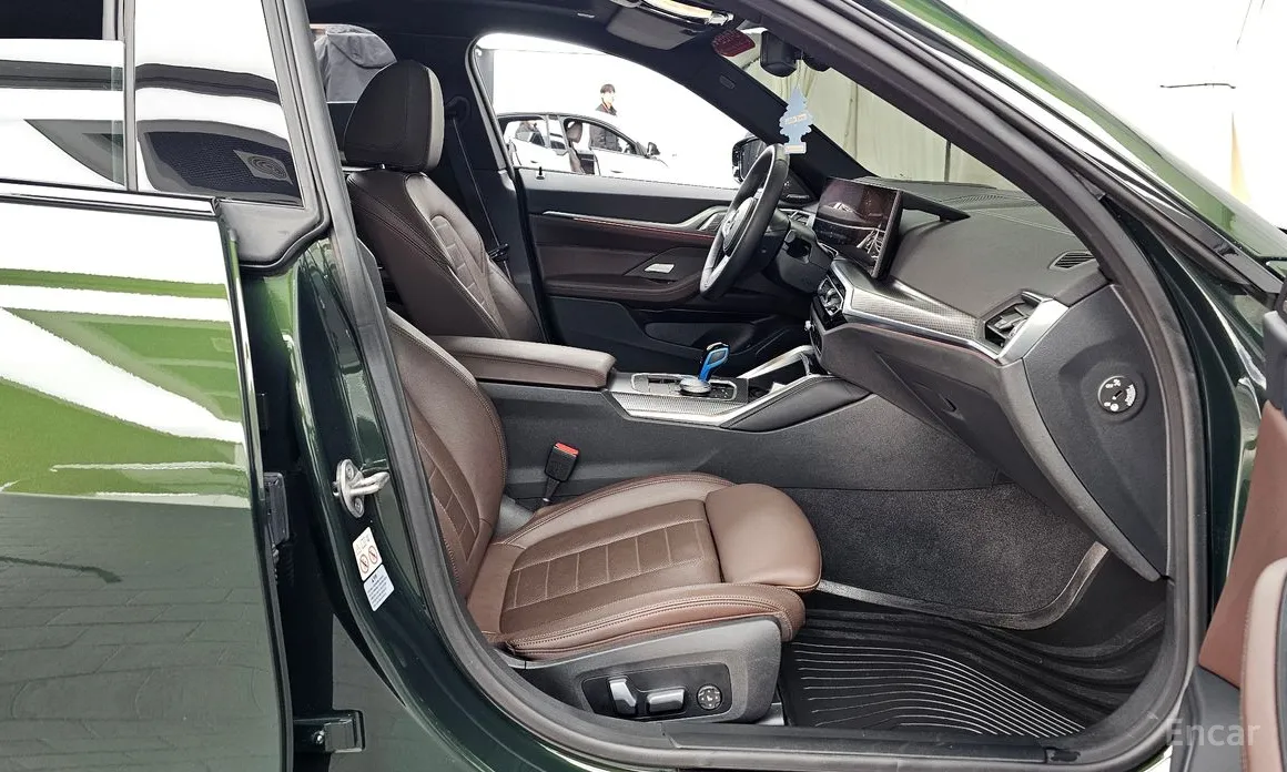 Фото 12 - BMW i4