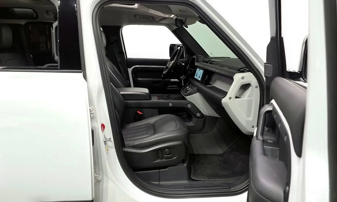 Photo 11 - Land Rover Defender