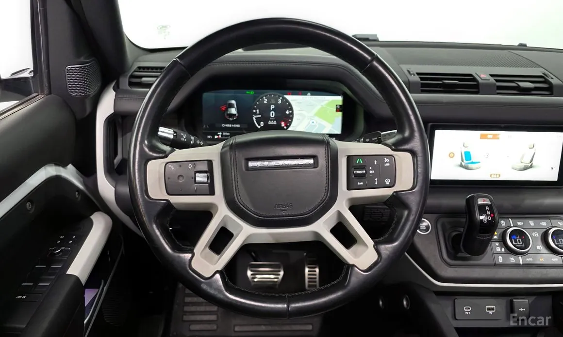 Photo 13 - Land Rover Defender