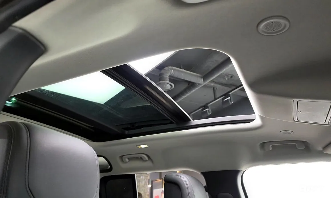 Photo 19 - Land Rover Defender