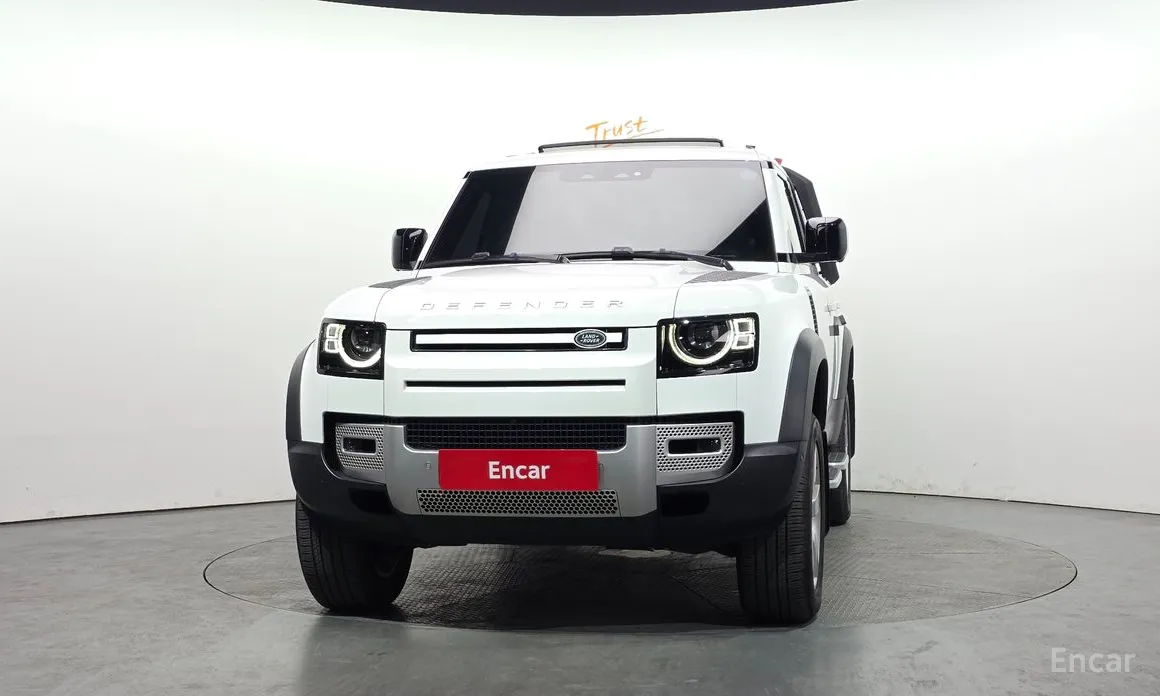 Photo 3 - Land Rover Defender