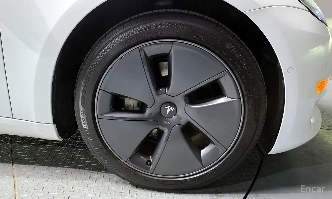 Фото 5 - Tesla Model 3