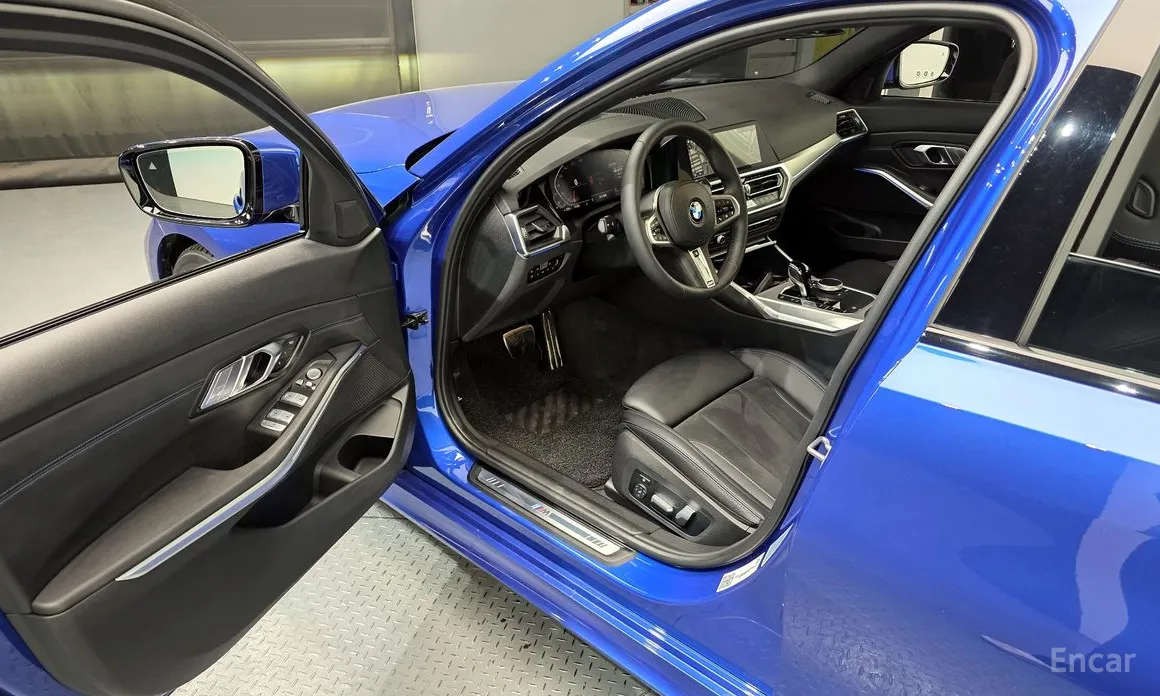 Photo 10 - BMW 3 Series