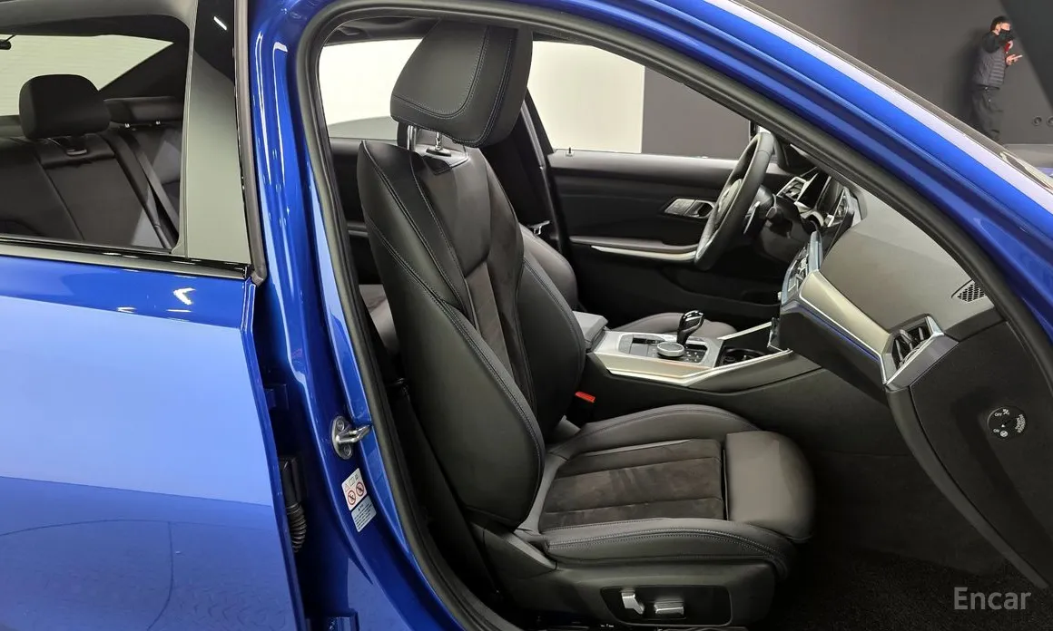 Photo 12 - BMW 3 Series