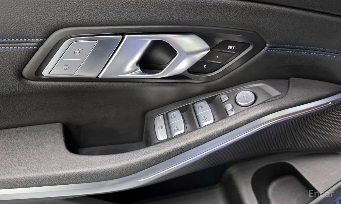 Photo 14 - BMW 3 Series