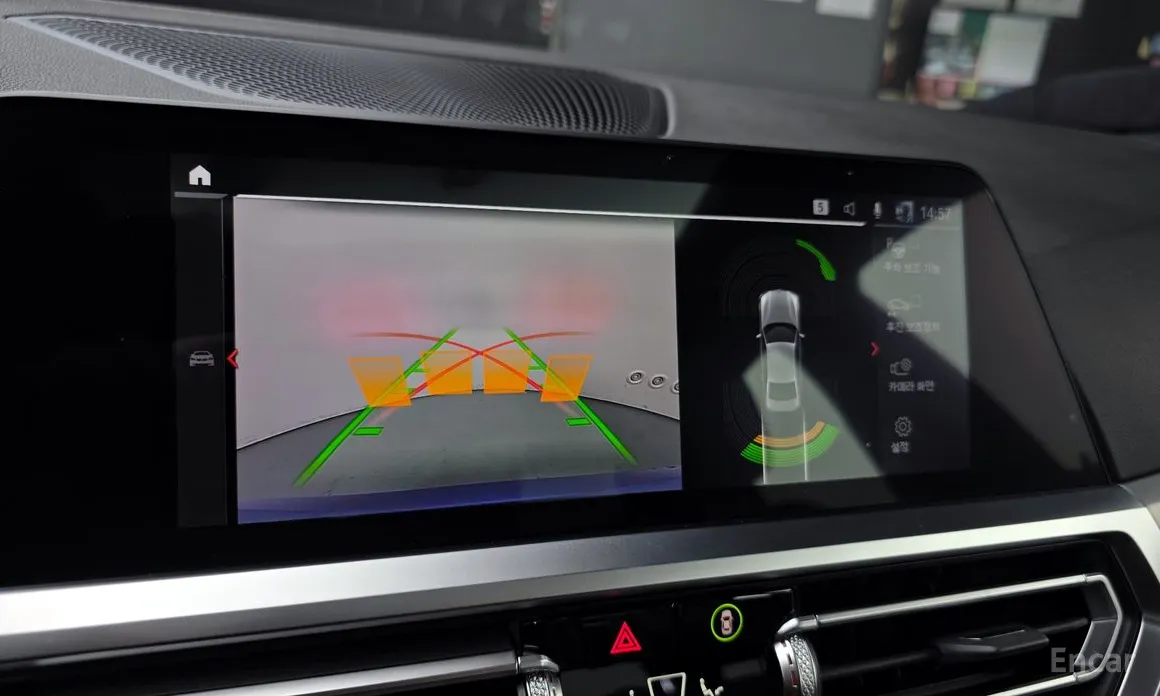 Photo 18 - BMW 3 Series