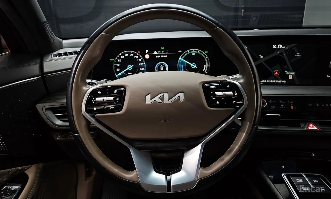 Фото 14 - Kia K8