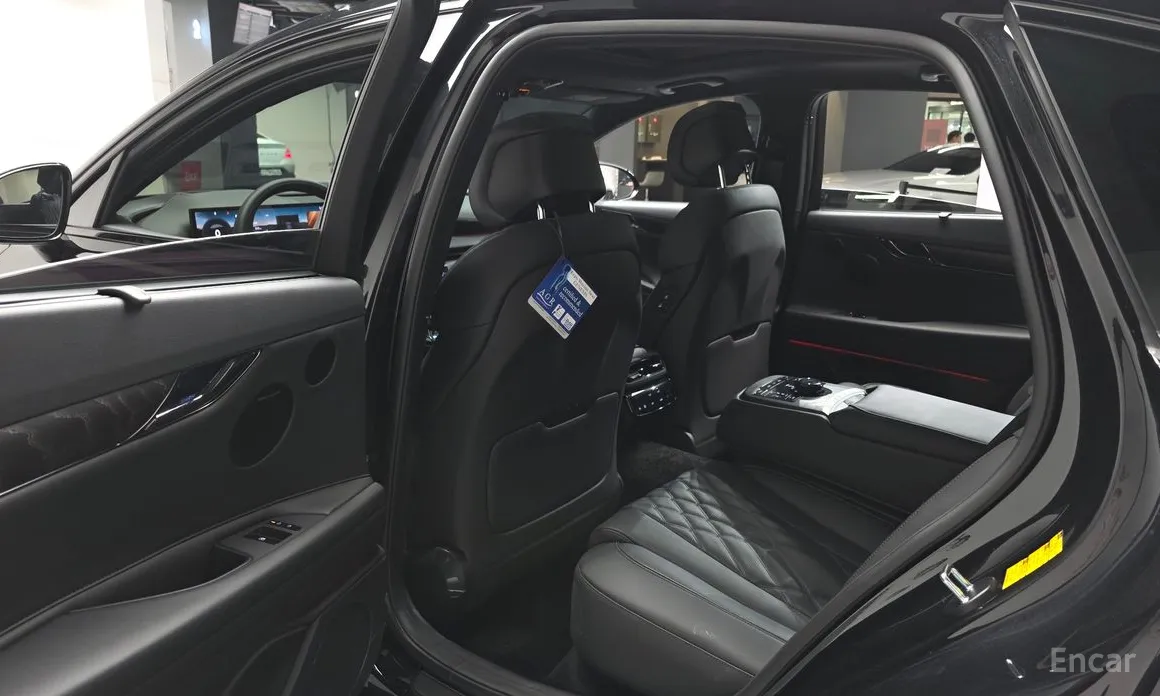 Photo 11 - Genesis G80