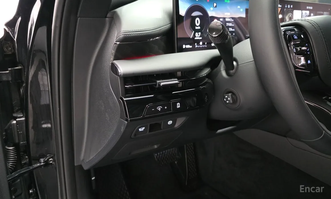 Photo 13 - Genesis G80