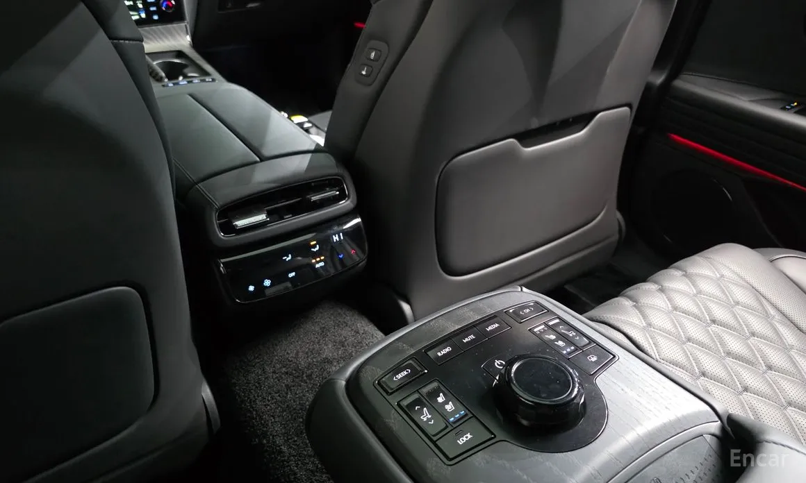 Photo 19 - Genesis G80