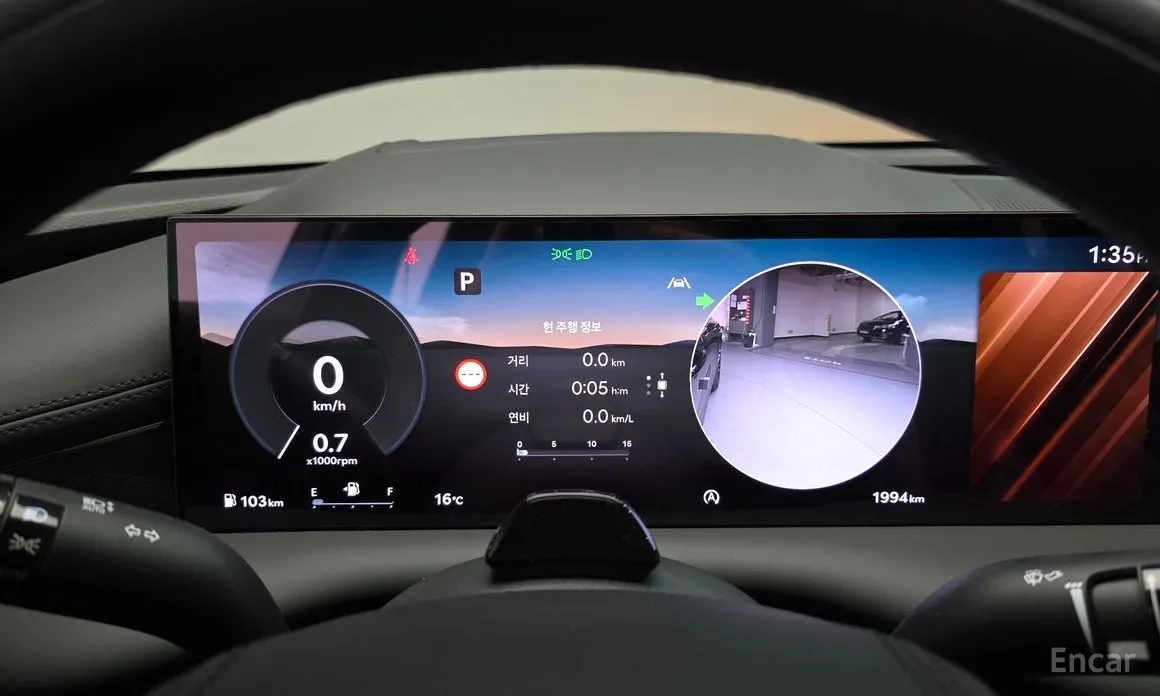 Photo 8 - Genesis G80