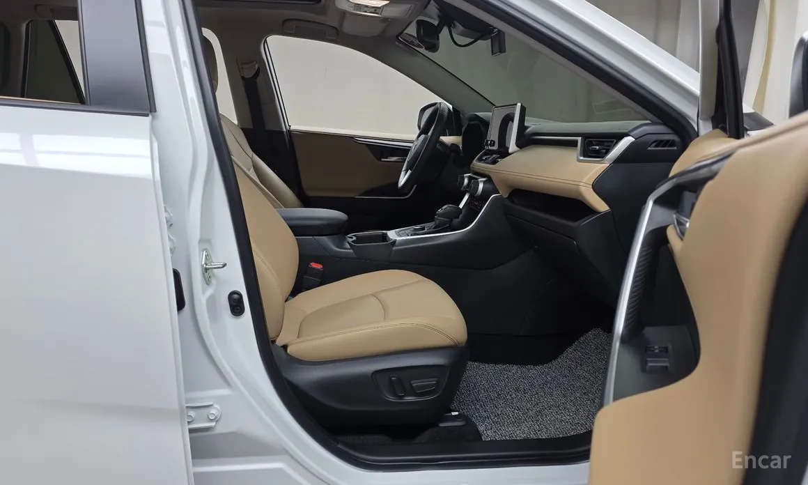 Photo 11 - Toyota RAV4