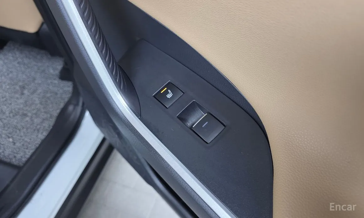 Photo 18 - Toyota RAV4