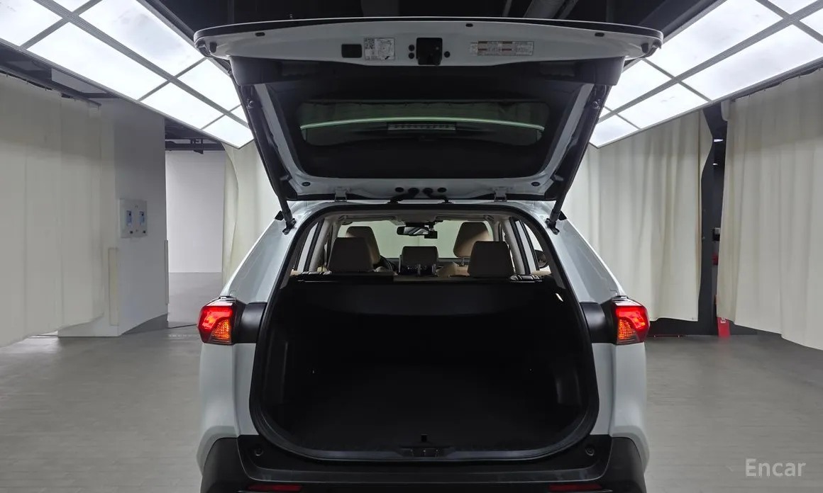 Photo 20 - Toyota RAV4