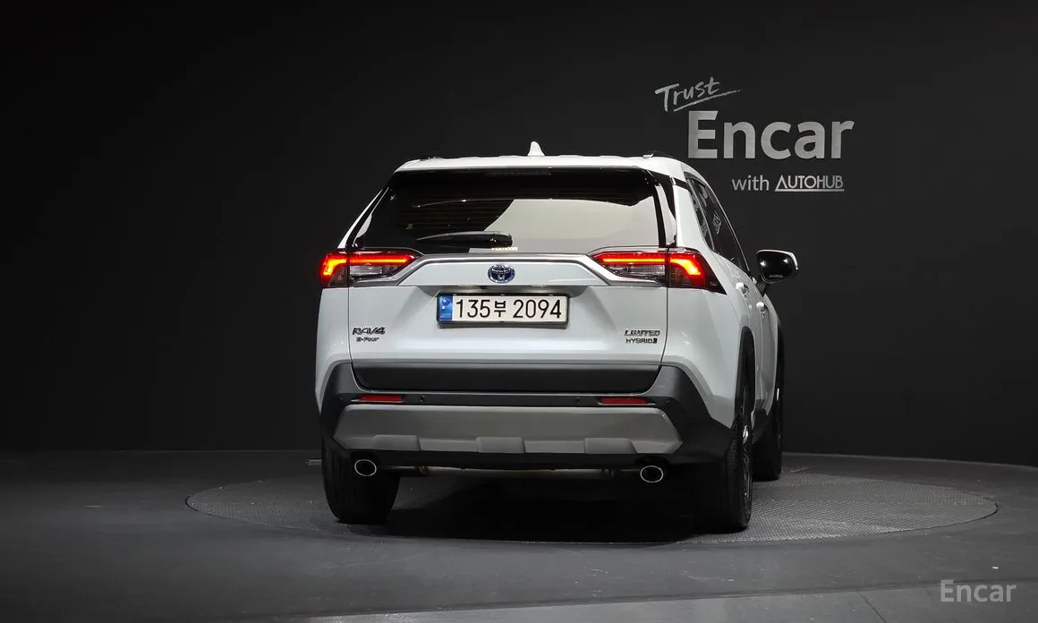 Photo 4 - Toyota RAV4