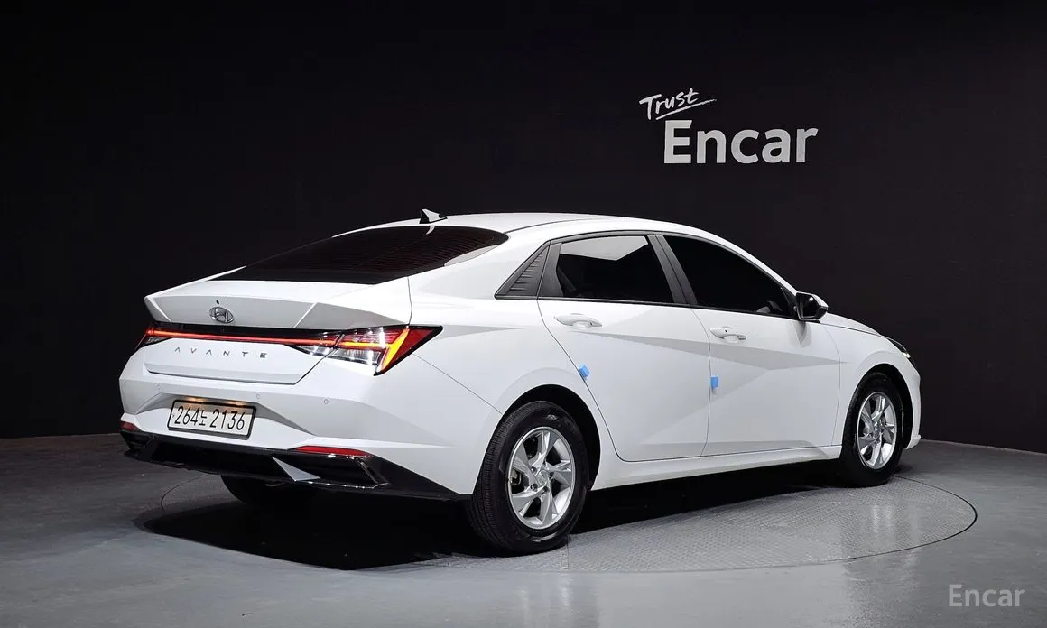 Фото 2 - Hyundai Avante