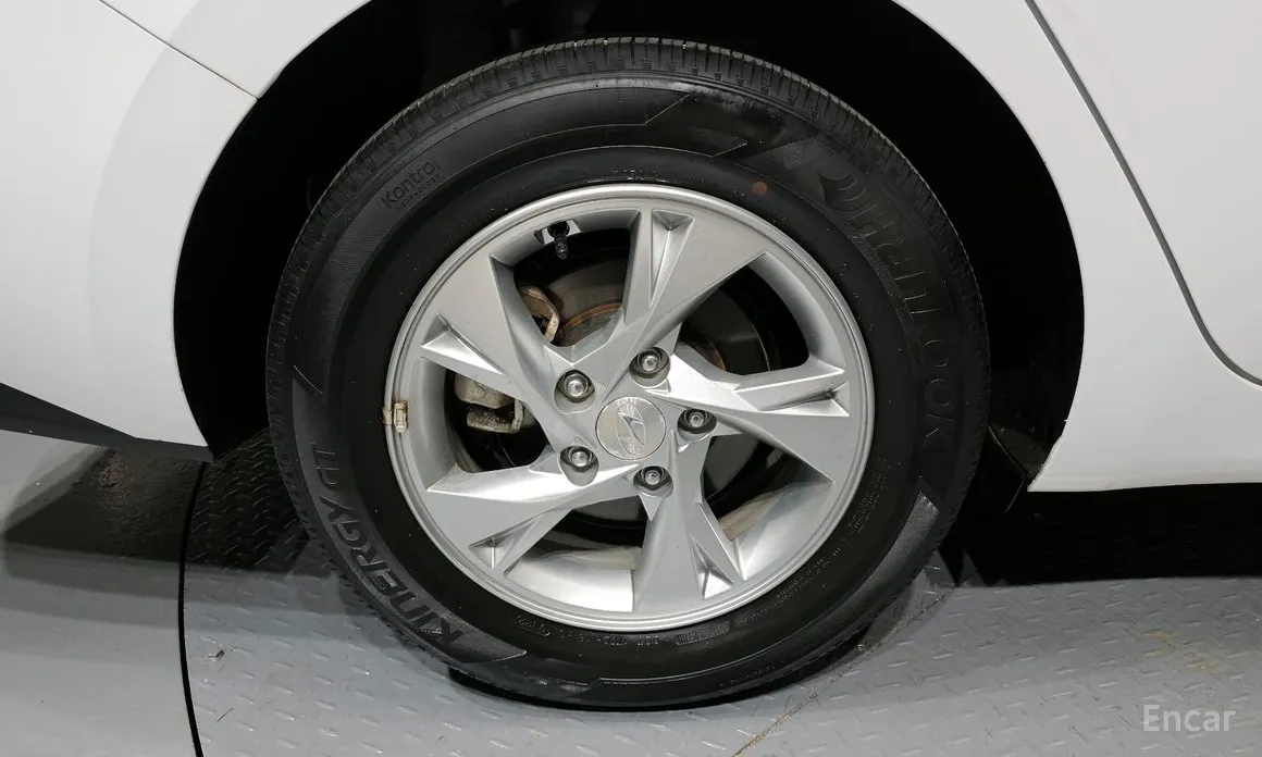 Фото 5 - Hyundai Avante