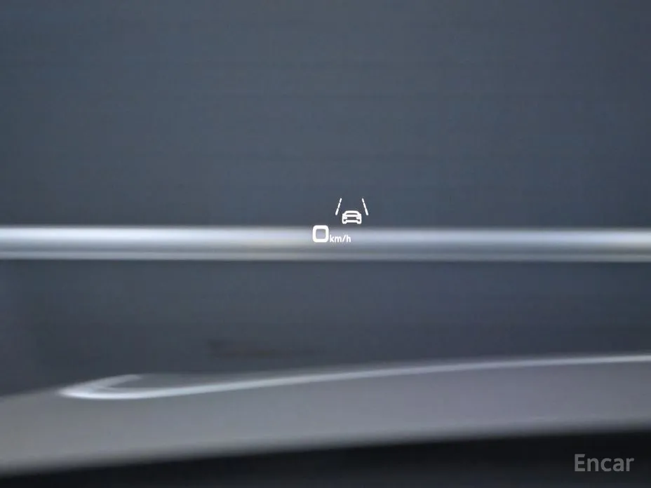 Фото 15 - Audi Q8