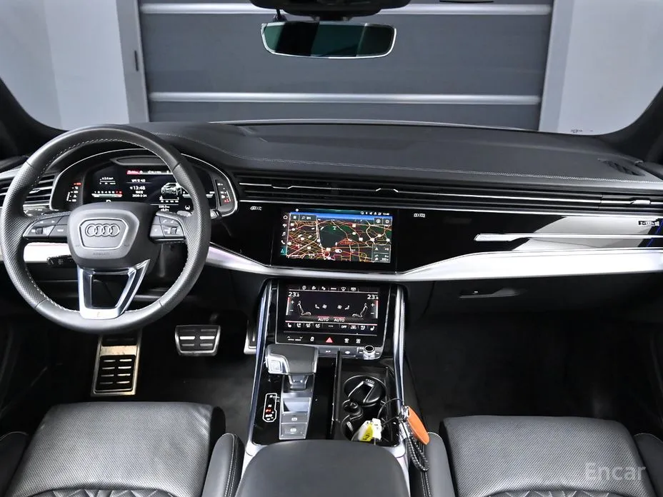 Фото 7 - Audi Q8