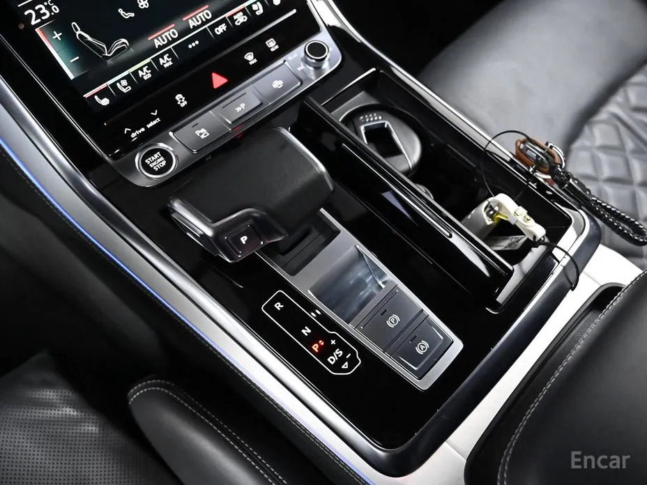 Фото 9 - Audi Q8