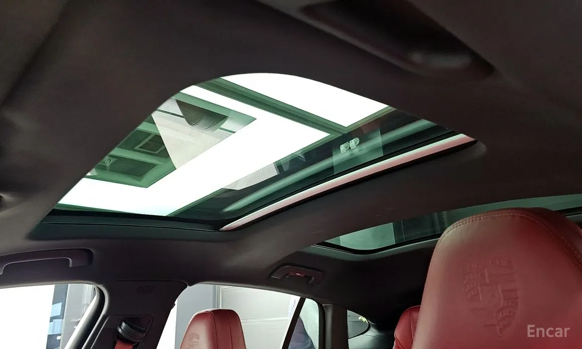 Фото 18 - Porsche Panamera