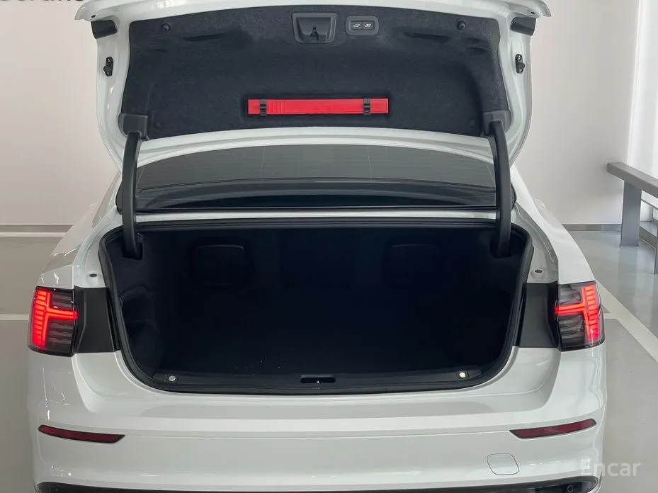 Фото 15 - Volvo S90