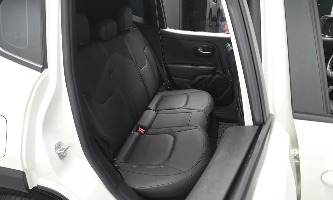 Фото 12 - Jeep Renegade