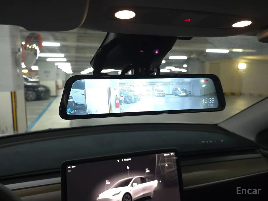 Фото 14 - Tesla Model Y