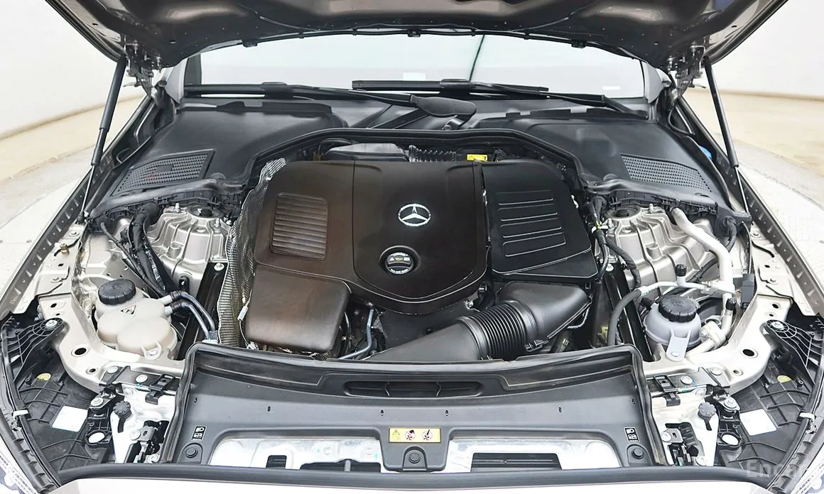 Фото 9 - Mercedes-Benz C-Class