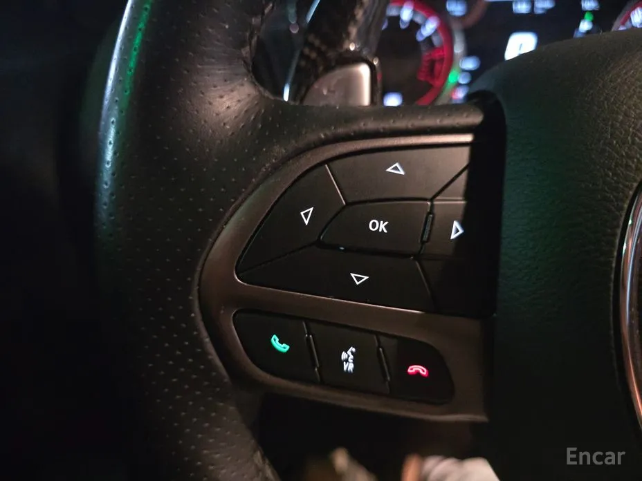 Фото 16 - Dodge Challenger