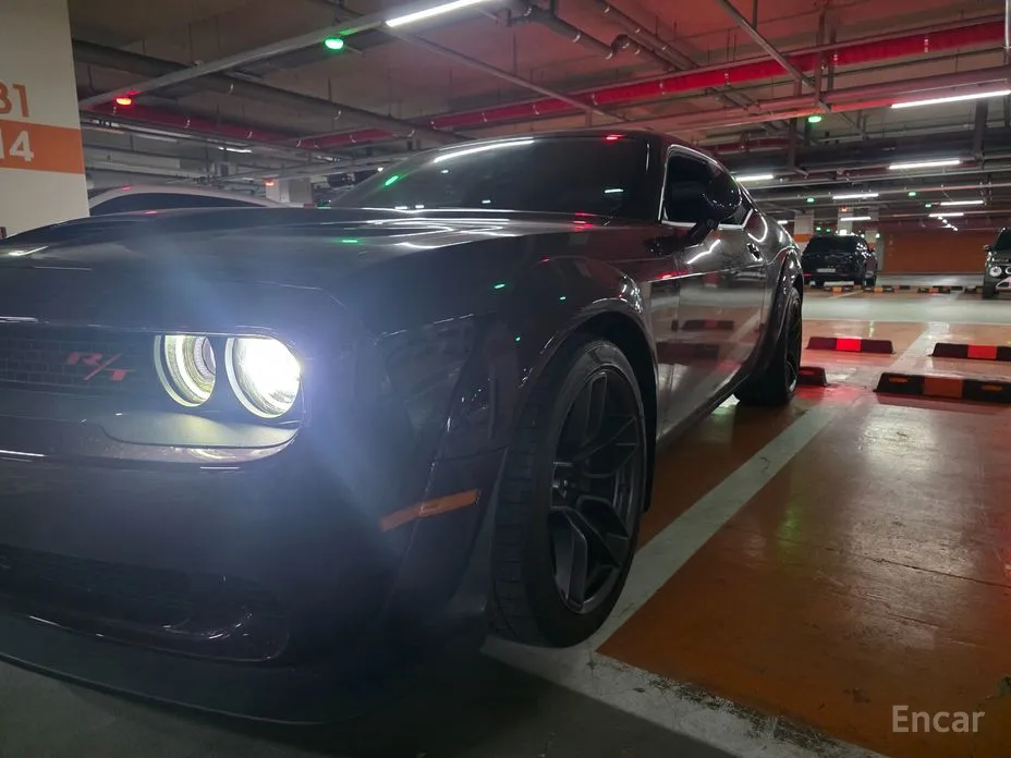 Фото 7 - Dodge Challenger