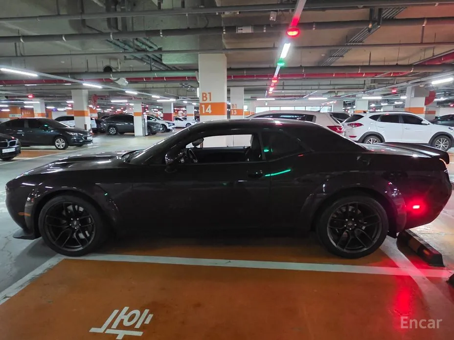 Фото 8 - Dodge Challenger