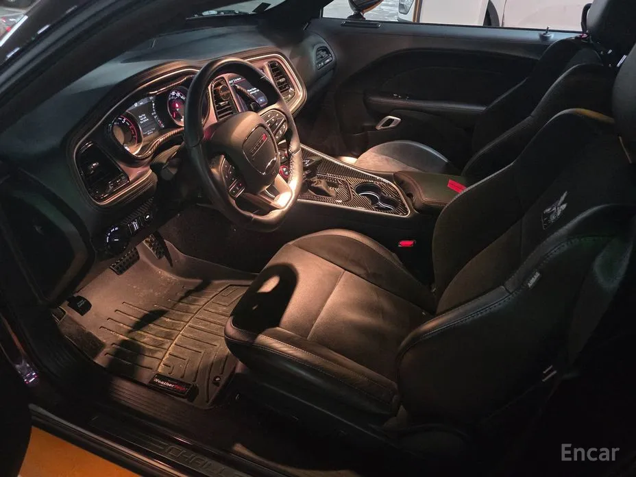 Фото 9 - Dodge Challenger