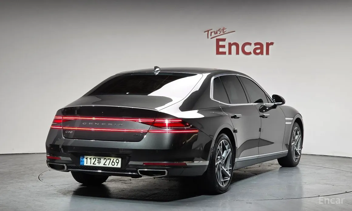 Фото 2 - Genesis G90