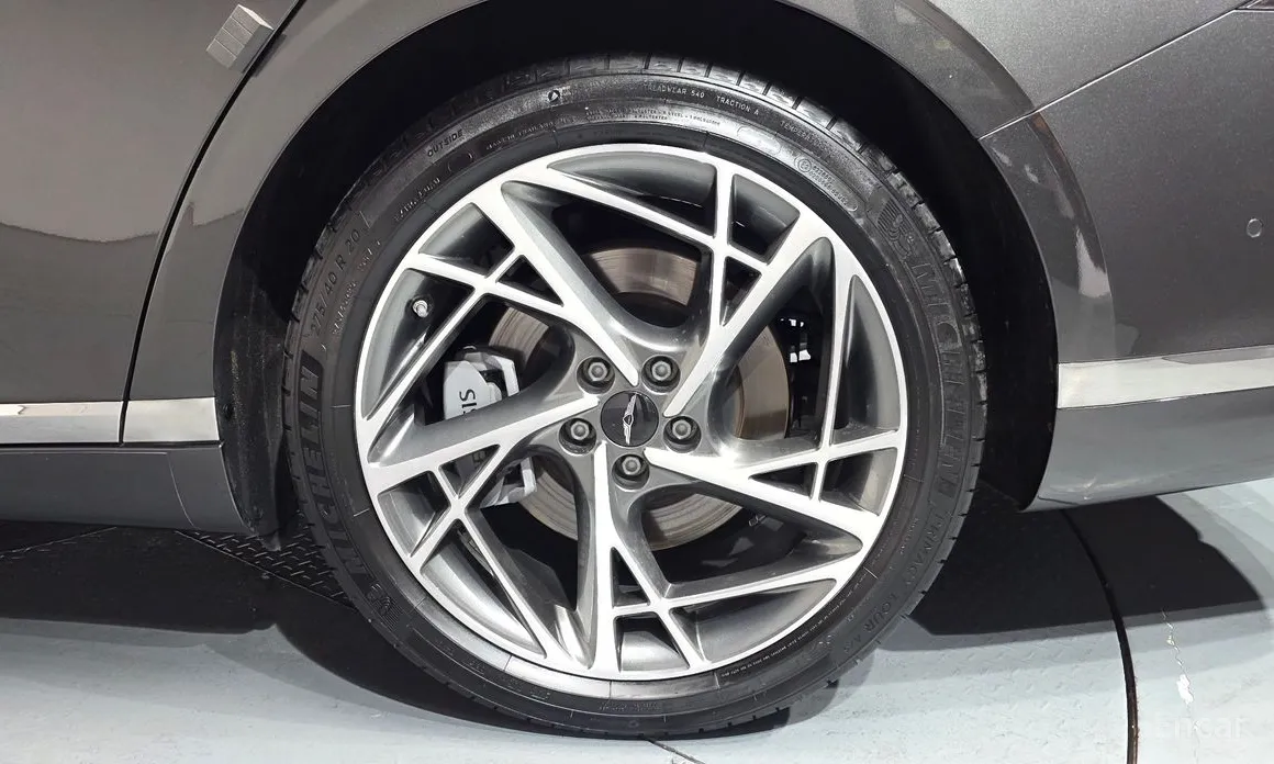 Фото 5 - Genesis G90