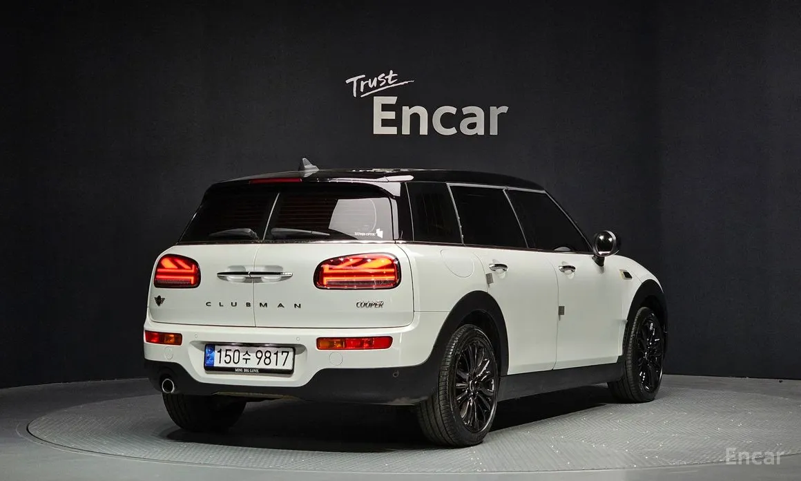 Photo 2 - Mini Clubman