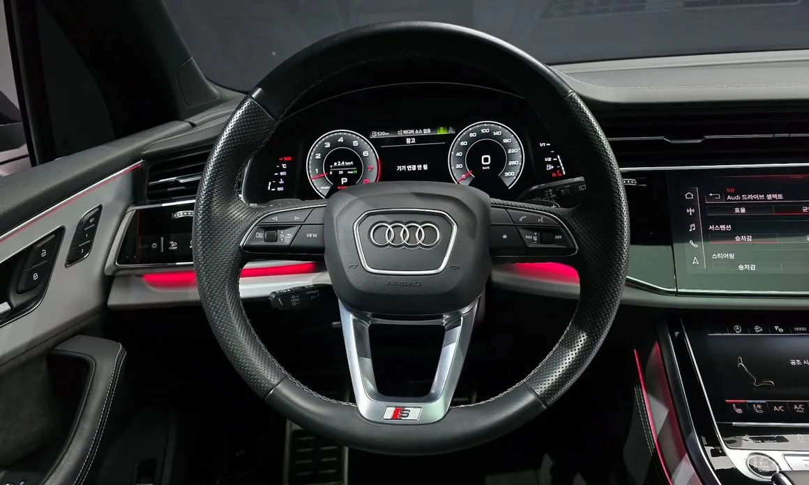 Фото 13 - Audi Q7